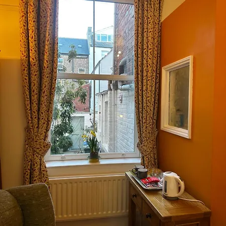 Bleak House * 惠特比